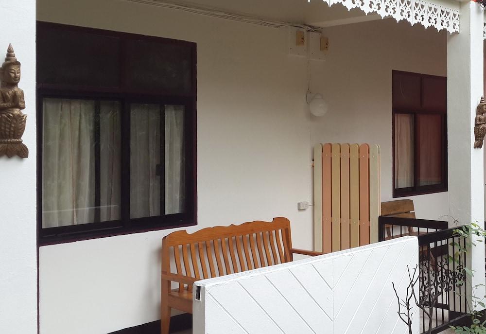 Hollanda Montri Guesthouse Chiang Mai Exterior photo