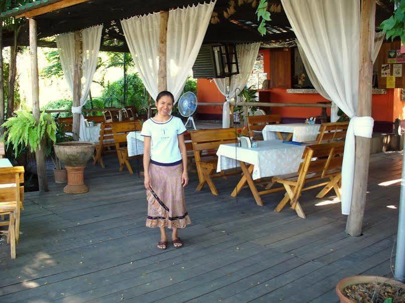 Hollanda Montri Guesthouse Chiang Mai Exterior photo